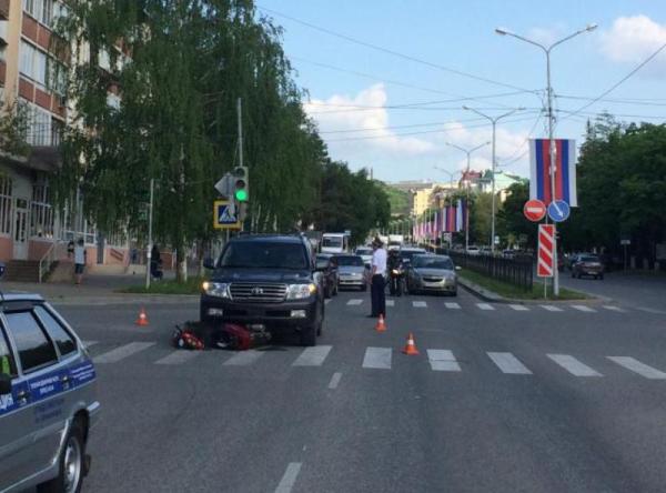 19-летний парень пострадал в столкновении скутера и внедорожника в Железноводске